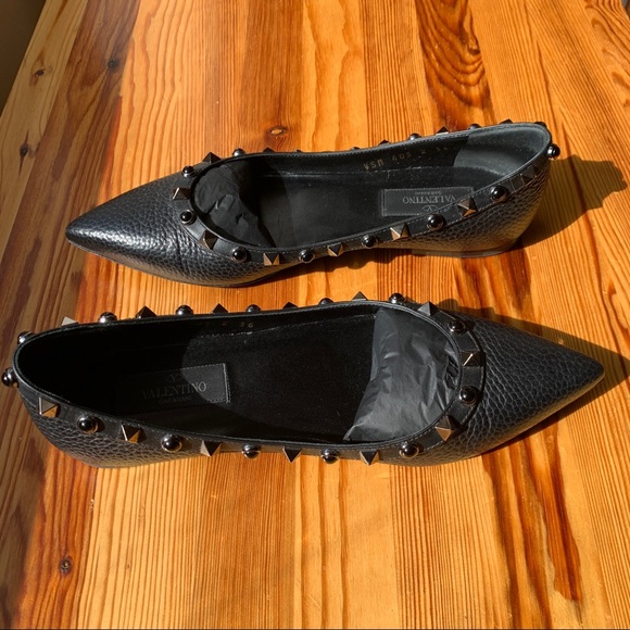 Valentino Garavani Rockstud Black Leather Flats - Picture 15 of 15